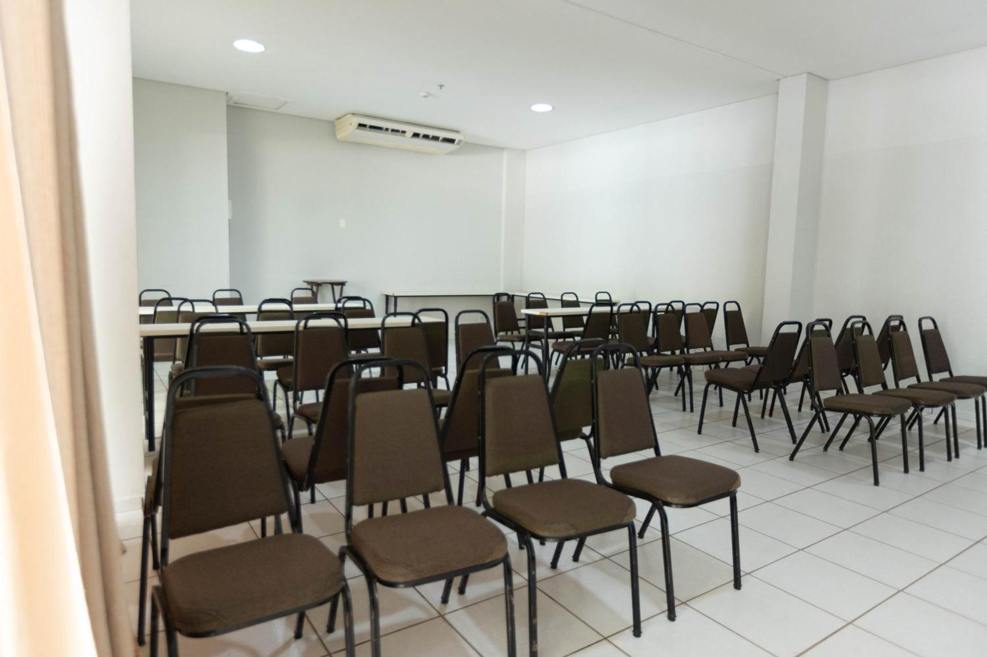 Hits Pantanal Hotel Aeroporto Варзеа-Гранди Экстерьер фото