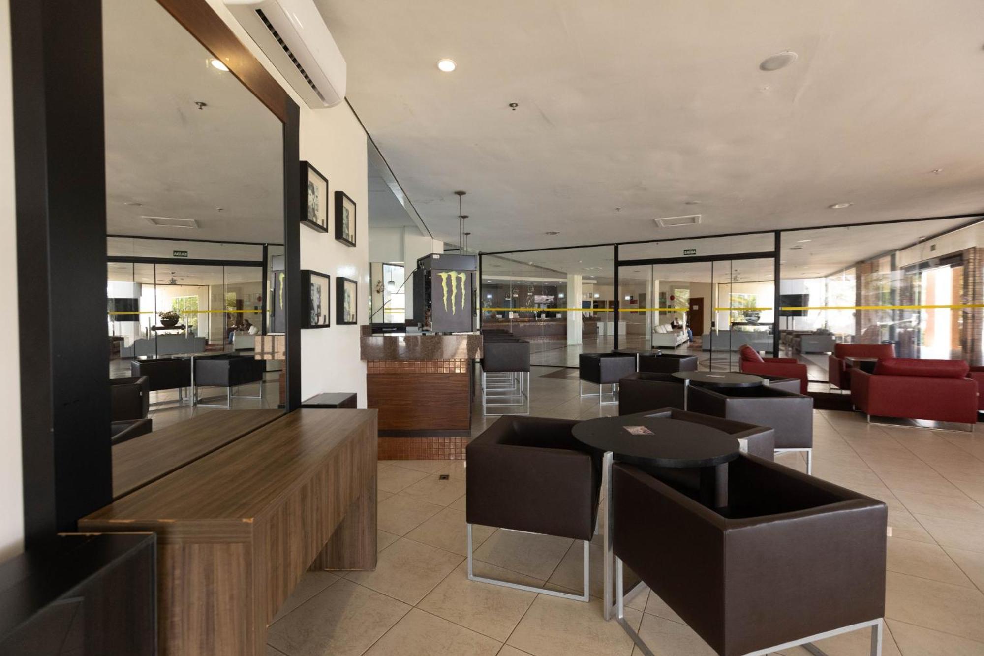 Hits Pantanal Hotel Aeroporto Варзеа-Гранди Экстерьер фото